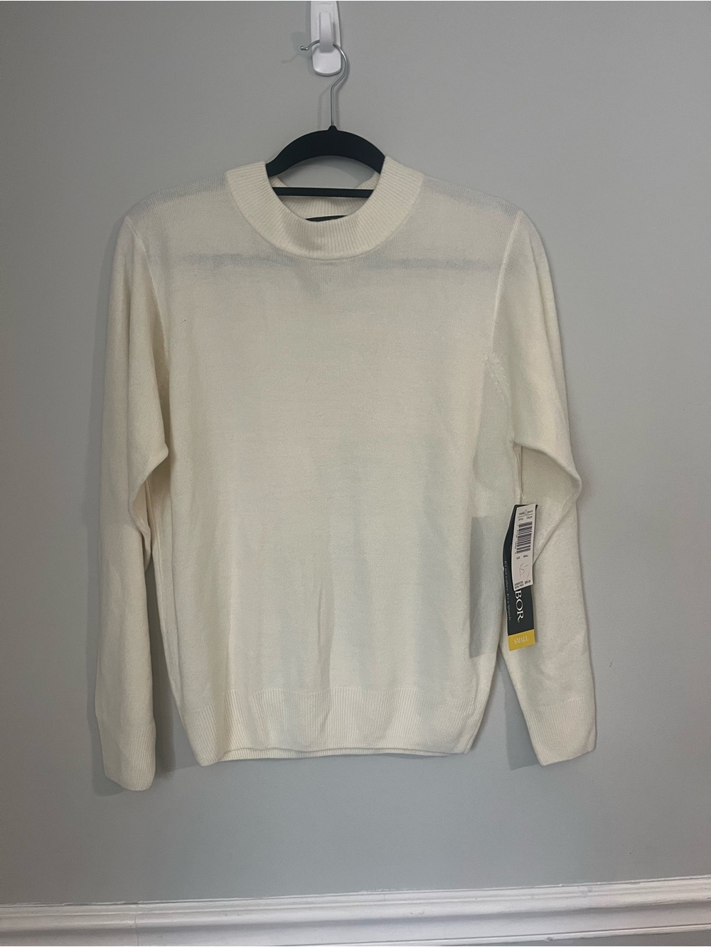 Sag Harbor Men's Cream Crewneck Sweater - Off-White
